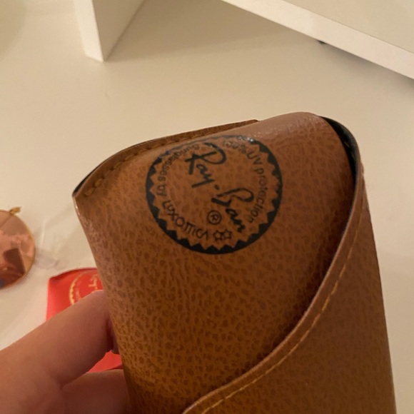 rose gold ray bans was 186$ - Picture 2 of 5